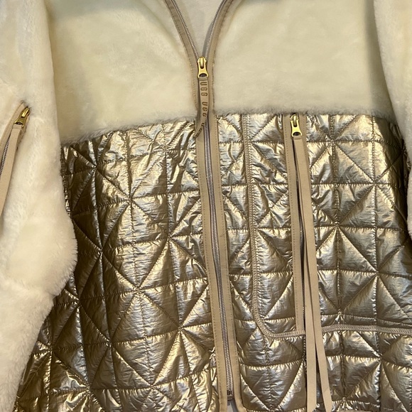UGG Marlene Quilted Jacket 🔥
Metallic - Picture 16 of 16